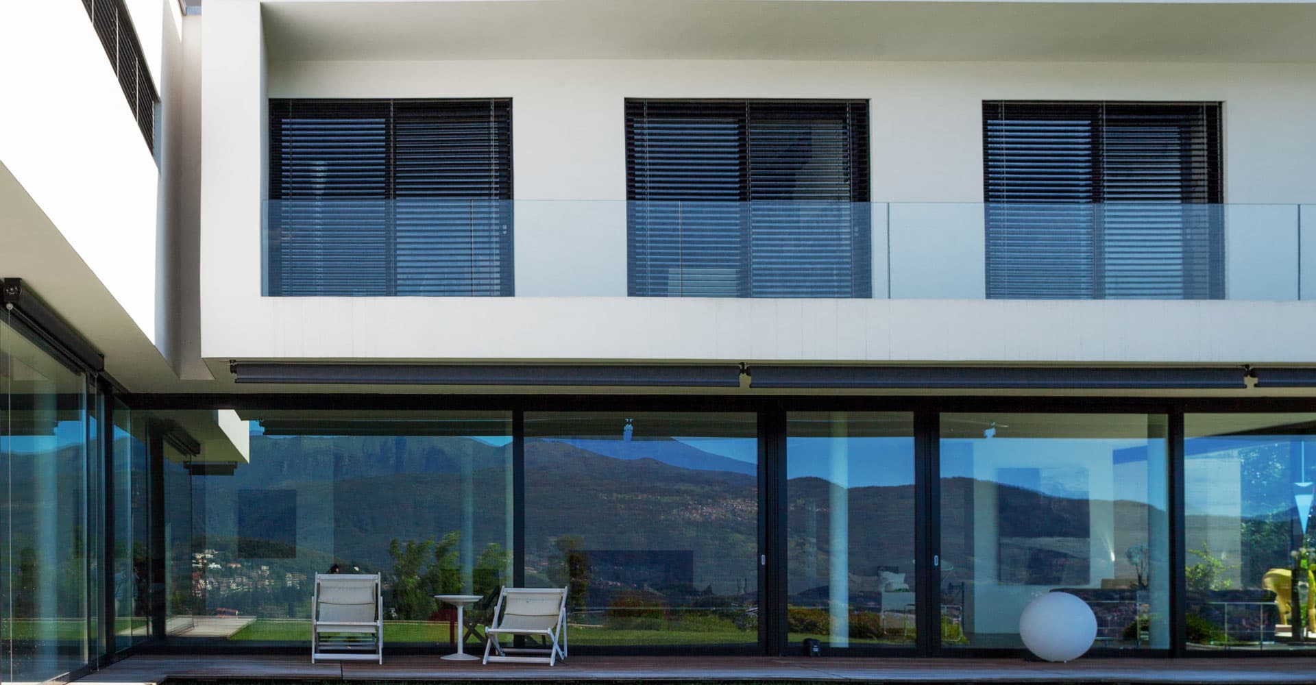 ¿Busca renovar sus ventanas o puertas con PVC?